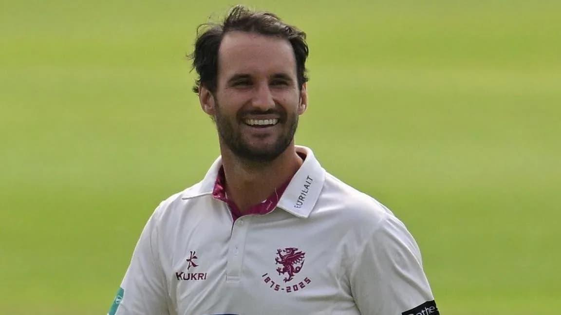 Rew's stellar form continues as Somerset seize control