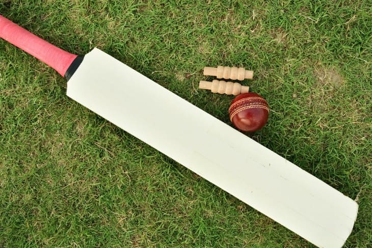 How to Oil a Cricket Bat?