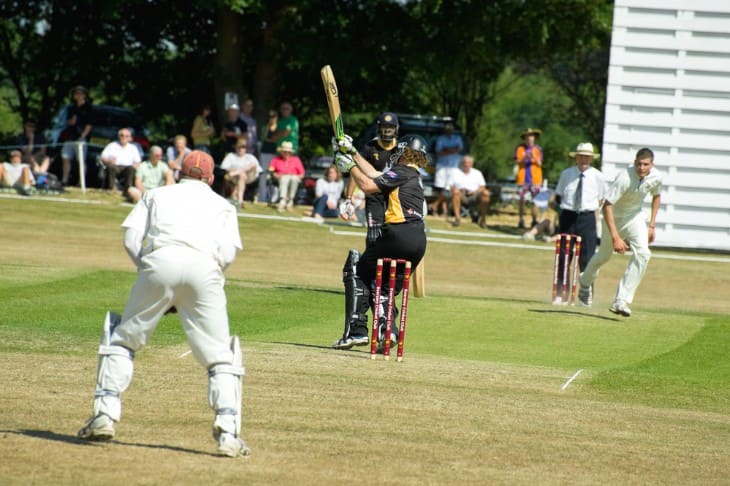 The Difference Between Off Side and Leg Side in Cricket